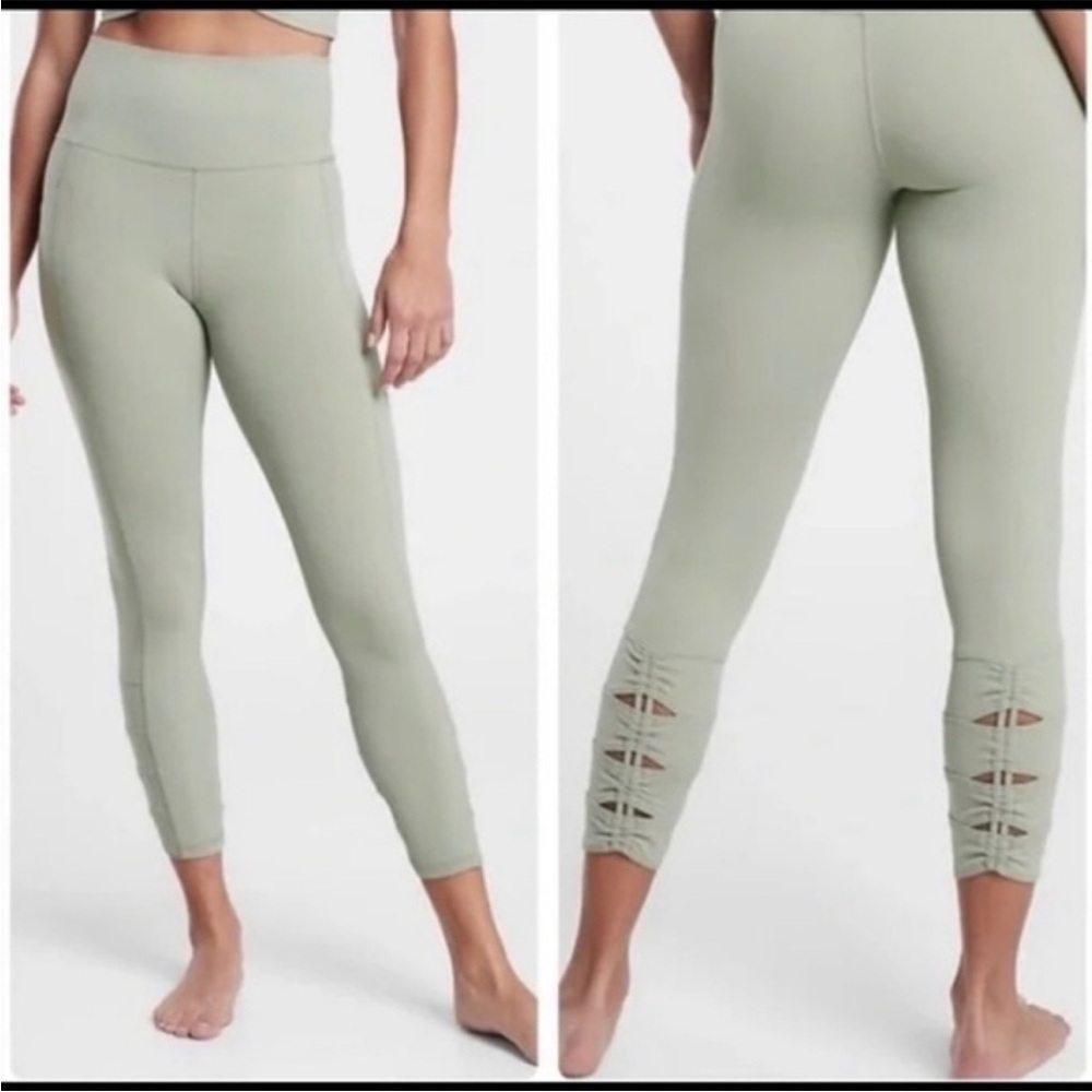 Athleta Salutation Pocket II
Cinch 7/8 Tight in Sage Green